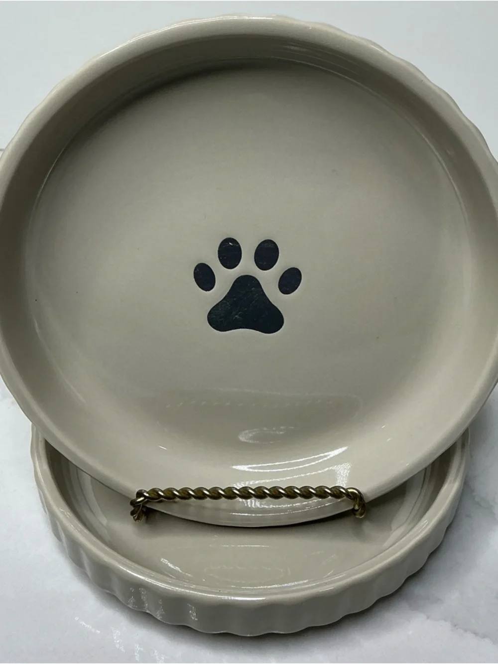 2 Signature Pet Food Tray Trends Tan w/ Paw Print 1” Tall Rim New